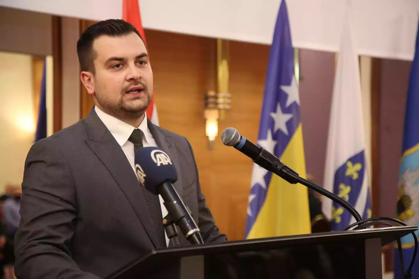 ”Naviknuti smo na Milanovićeve proruske i prosrpske stavove oko genocida u Srebrenici”