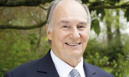 Umro Aga Khan, duhovni vođa Ismailija, utemeljitelj nagrade za islamsku arhitekturu koju je dobila i jedna visočka džamija