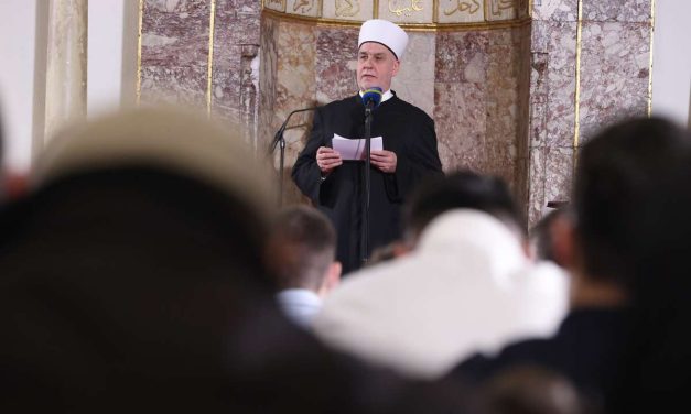 Reisul-ulema: Musliman ne smije učestvovati u onome što nanosi štetu pojedincu i društvu