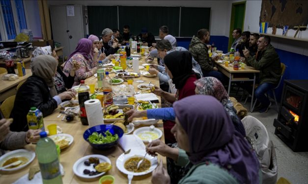Iftar kod svećenika: Dobri komšijski odnosi nisu samo tradicija nego suština identita ove zemlje