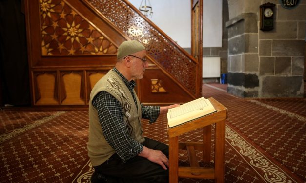 Hazım Perk 25 godina zadnjih 10 dana ramazana provodi u i'tikafu