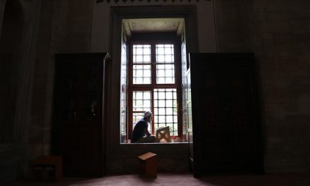 Povlačenje u tišinu: Šta je i‘tikaf i zašto ga neko dobrovoljno bira?