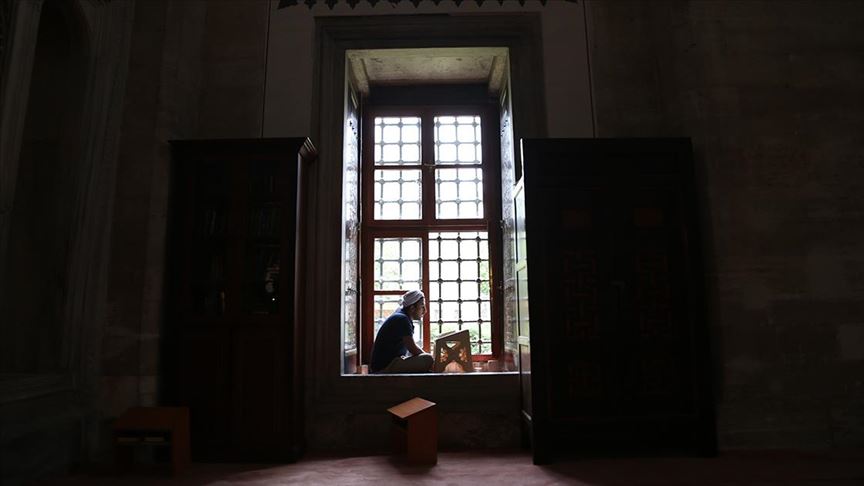 Povlačenje u tišinu: Šta je i‘tikaf i zašto ga neko dobrovoljno bira?