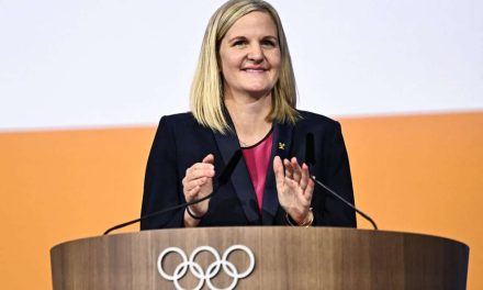 Uz pomoć odlazećeg predsjednika pobijedila bivša plivačica iz Zimbabvea