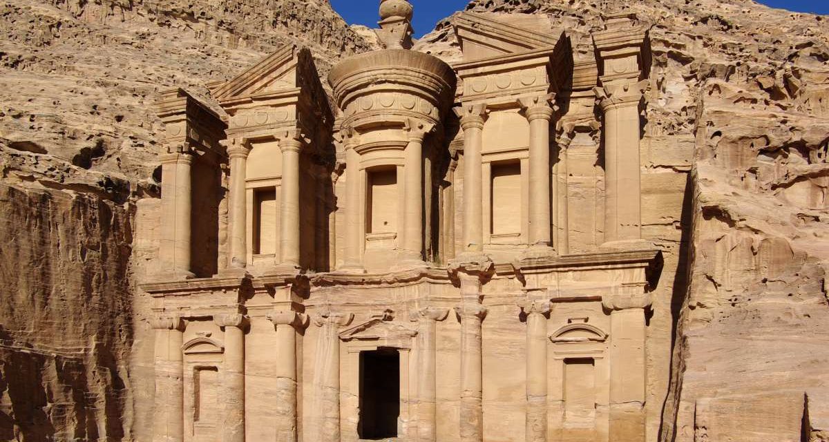 Petra, čudesni grad uklesan u stijeni