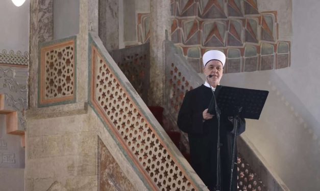 Reisul-ulema Kavazović: Oni koji upravljaju, neka dobro gledaju kuda vode ovaj narod i ovu zemlju
