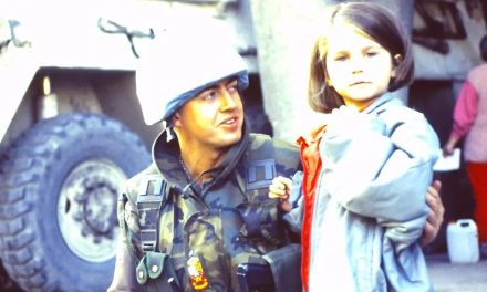 Tražeći Alisu: Iz mostarskog pakla španski plavi šljemovi se i danas sjećaju djece iz ulice Maršala Tita, našli su ih nakon tri decenije