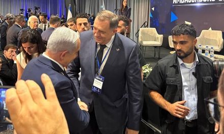 Dodik se pokušao utrpati pored Netanyahuaa, domaćini ga “otjerali” od izraelskog premijera