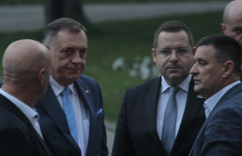 Usvojena odluka da se pristupi donošenju novog Ustava