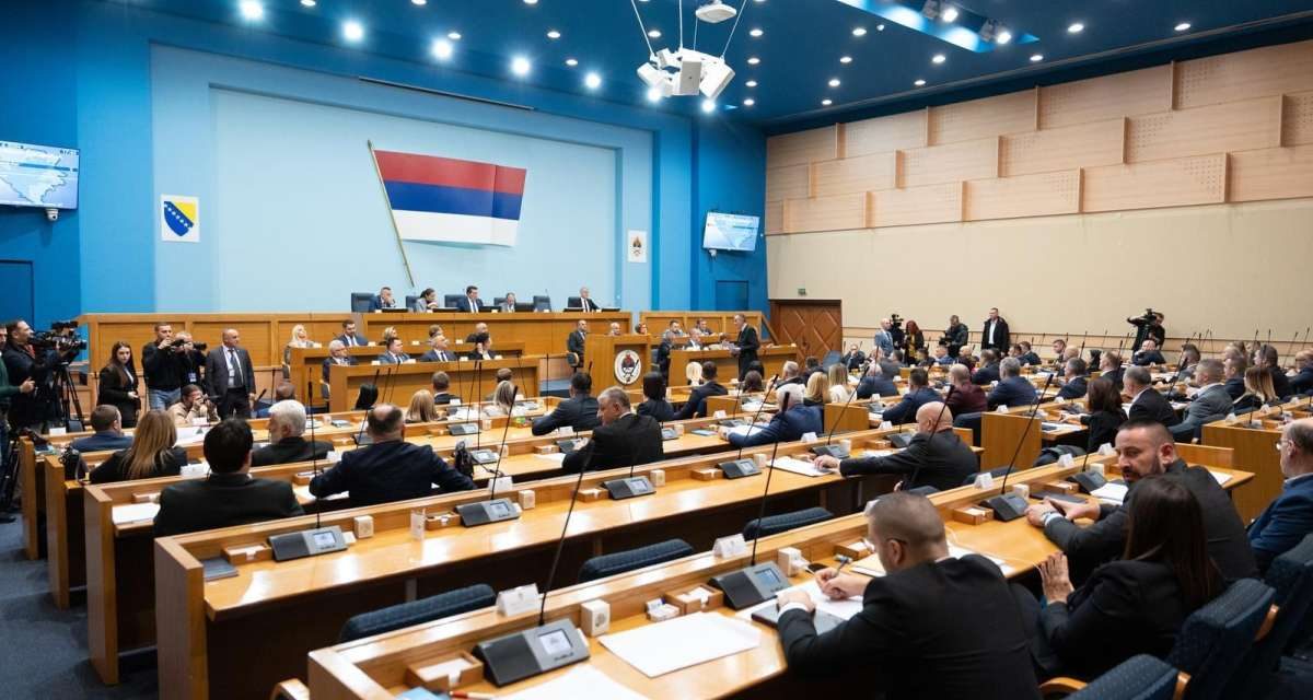Stevandić izbacuje poslanike koji mu se protive