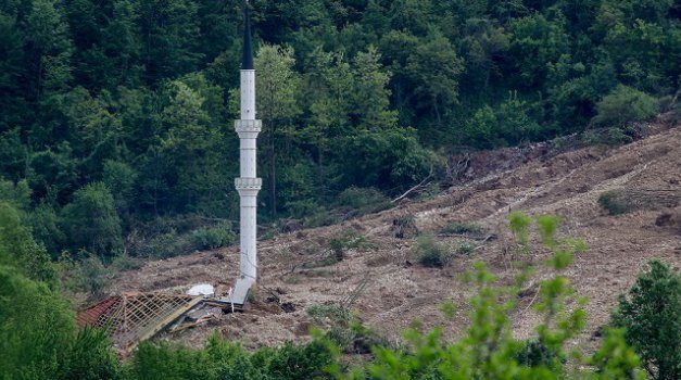 Munara više nije sama