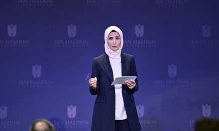 Supruga jednog od najmoćnIjih i kćerka najmoćnijeg Turčina žali se na diskriminaciju žena pod hidžabom