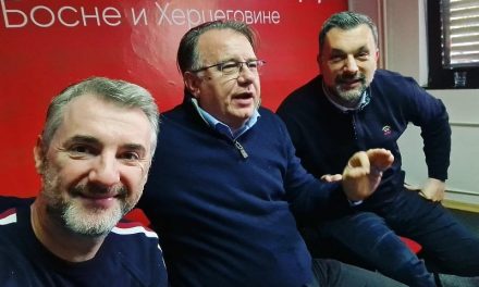 Dok su Bošnjaci raspravljali o crvenom koncu, nisu primijetili da im je konopac vezan oko vrata