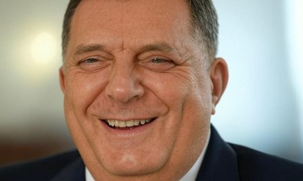 Dodik formalizira secesiju, vlast u Bošnjaka čeka Sarajevo film festival