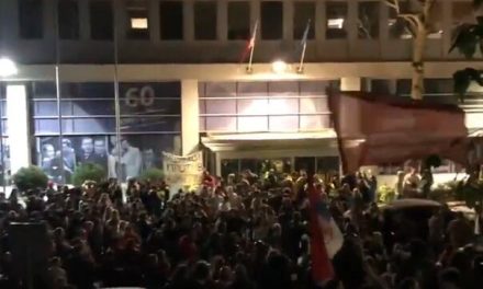 Studenti drže u blokadi RTS