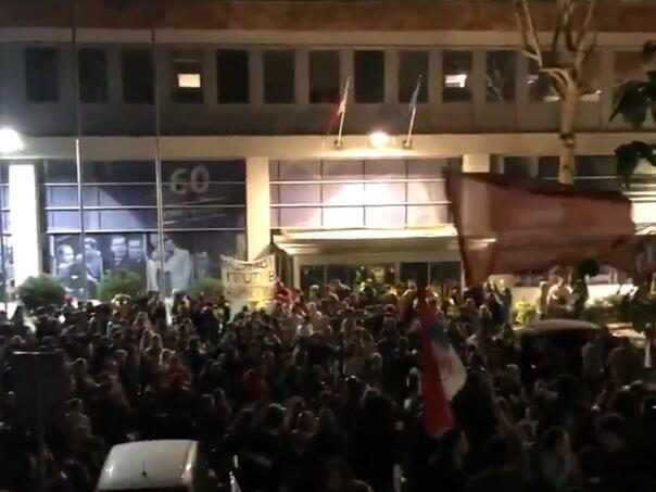 Studenti drže u blokadi RTS