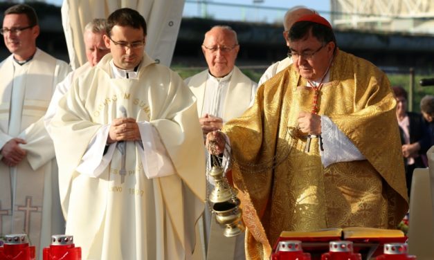 Kardinal Vinko Puljić jedini je iz BiH koji je trebao birati novog papu, ali zbog zdravstvenog stanja neće putovati u Vatikan