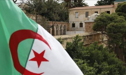 Alžir protjerao francuske diplomate nakon što je Francuska uhapsila alžirskog konzularnog zvaničnika