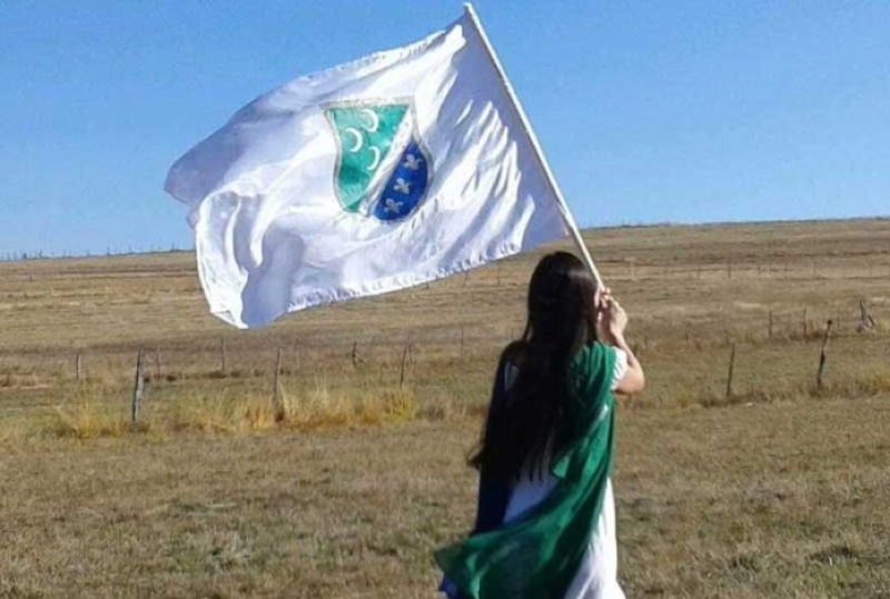 Bošnjak bez svoje zastave isto je što i čovjek bez glasa, narod bez pamćenja, srce bez otkucaja