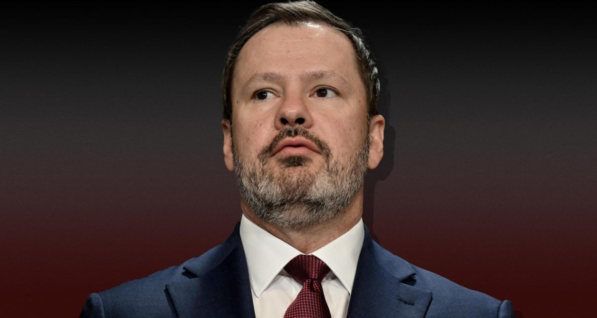 Politički zemljotres u Canberri: Husić više nije ministar u australskoj vladi