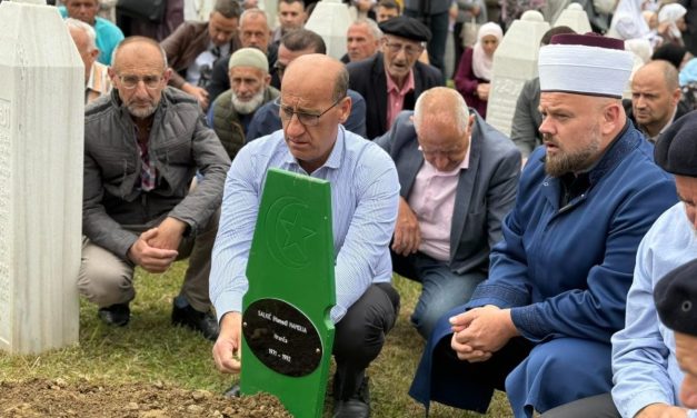 Komšije zločinci: Bratuncem i danas slobodno šetaju oni koji su mučili i ubijali Bošnjake u logorima