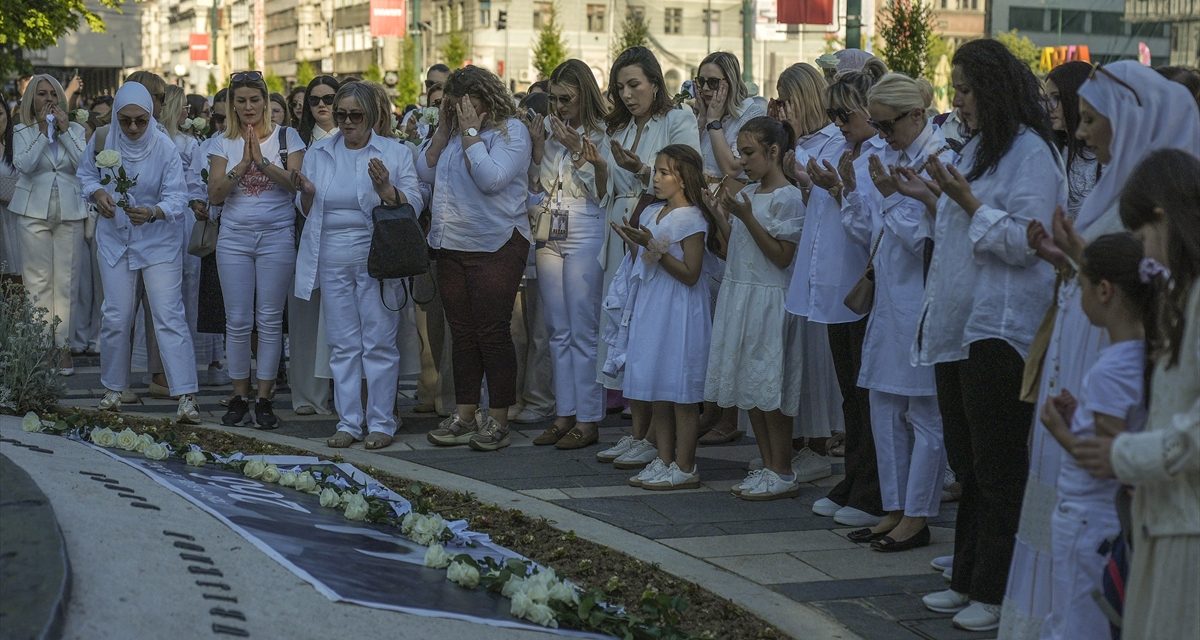 Žene su danas tišinom i bjelinom poslale dostojanstvenu poruku