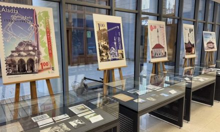 Otvorena izložba “Bosanske džamije na poštanskim markama i starim fotografijama”