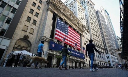 Amerika je u strahu od recesije, a svjetska ekonomija opada