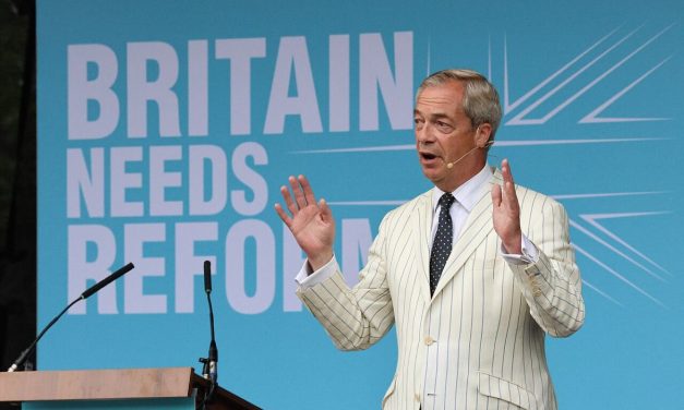 Farage, ekstremist koji glumi ljubaznog gospodina