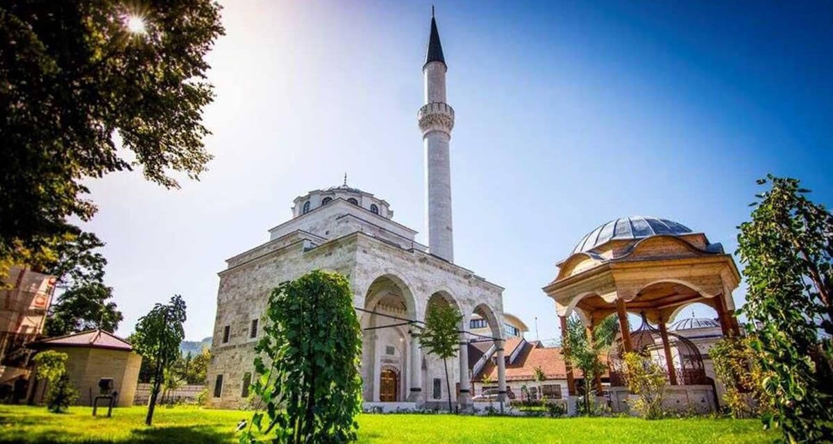 Velikosrpska mitomanija s fusnotama: Sad je i džamija srpska