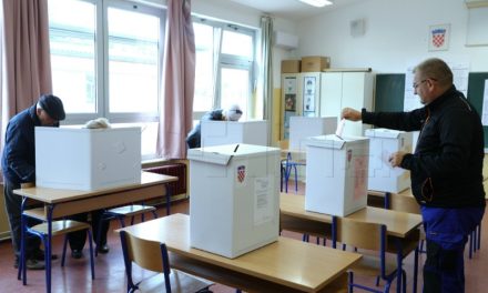 Prvi birači već su odabrali na lokalnim izborima