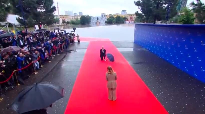 Šarmantna premijerka Italije: Pred ovom ženom Edi Rama pada na koljena