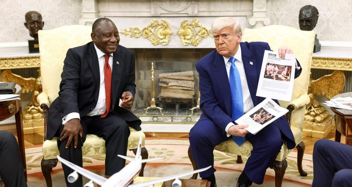 Trump predsjedniku Južnoafričke Republike pokazao lažne dokaze o “genocidu nad bijelim farmerima”