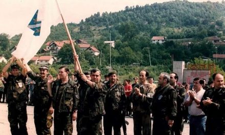 Osnivanjem Prve tuzlanske brigade počelo je osnivanje Armije RBiH