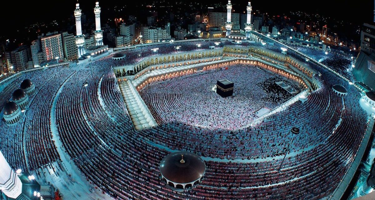 Stotine hiljada hodočasnika u džamiji Al-Haram u Mekki