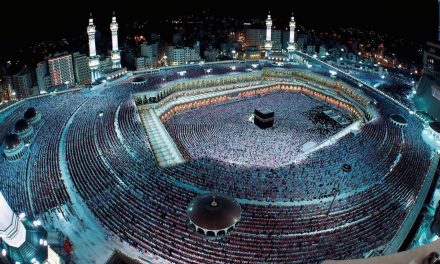 Stotine hiljada hodočasnika u džamiji Al-Haram u Mekki