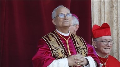 Papa šalje poruke mira, ali ne na engleskom jeziku