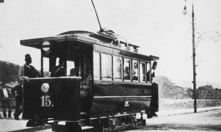 Električna rasvjeta obasjala prvu ulicu, a obalom Miljacke zazvonio tramvaj