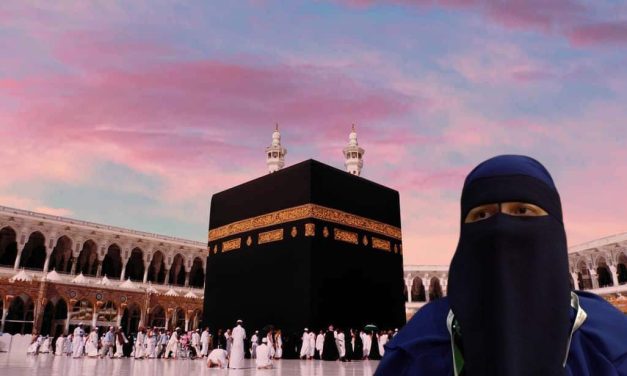 Odrasla u porodici katolika i pravoslavaca, u Mekki se vratila islamu, sada obavlja hadž iako njena porodica još ne zna ni da je muslimanka