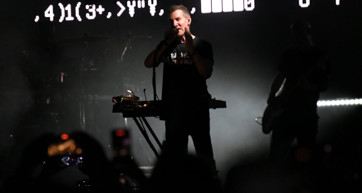 Massive Attack na koncertu u Srbiji prikazao slike razorene Gaze