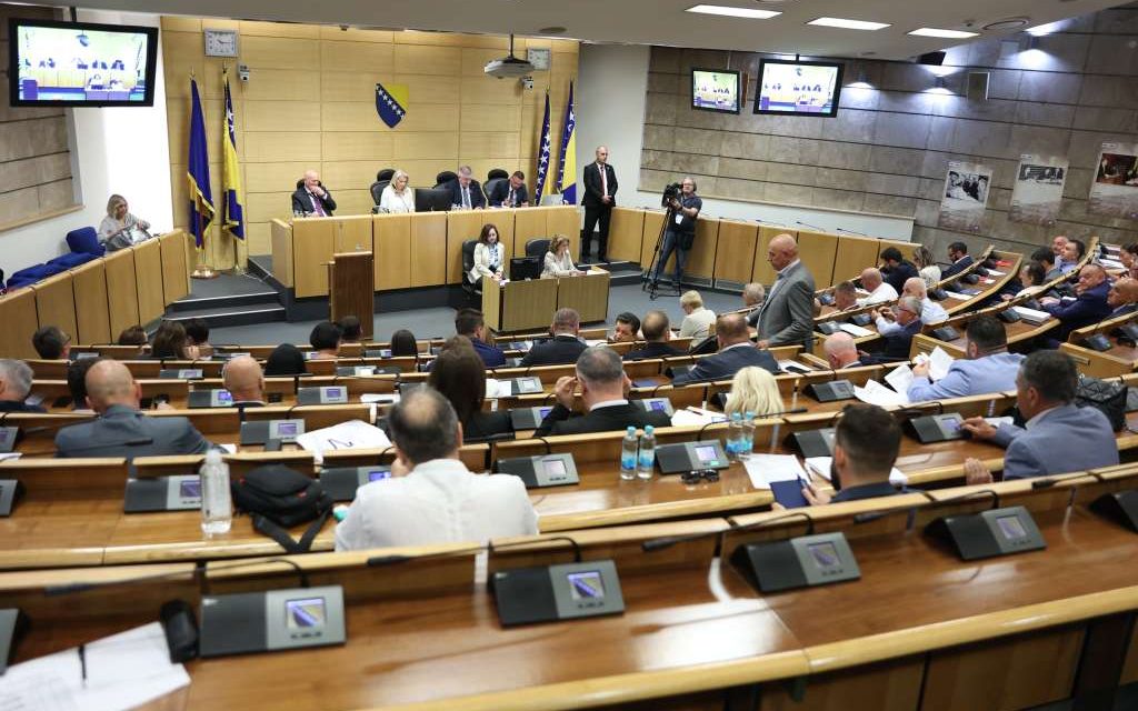 Lezi hljebe: Prekinuta sjednica Predstavničkog doma PFBiH