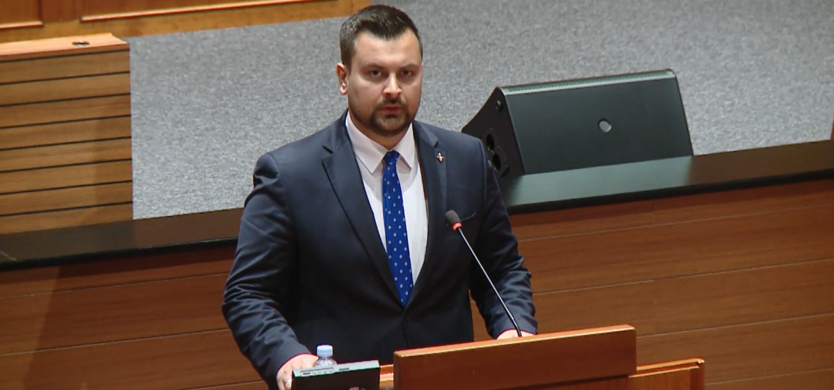 Žustra rasprava Armina Hodžića i Nine Raspudića: “Nadrealno i neinformirano – Raspudić ne zna o čemu govori”