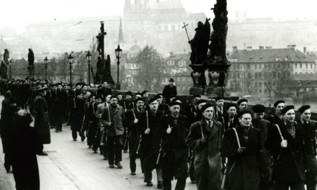 Kako se demokratija povukla pred ruskim komunizmom