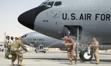 SAD premješta strateške transportne avione, oružje, municiju i vojno osoblje na Bliski istok, dok Kina šalje svoje avione u Iran