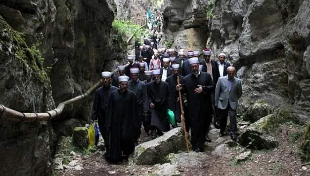 Jesu li Ajvaz-dedo i Hasan Kafija Pruščak ista osoba?