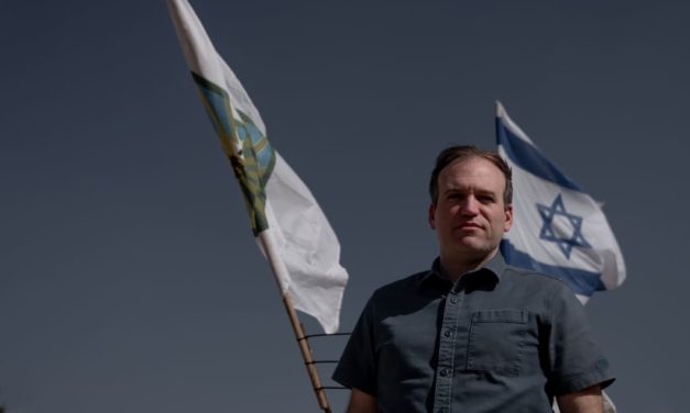 Svećenik blizak Trumpu i Netanyahuu dijeli pomoć Gazi