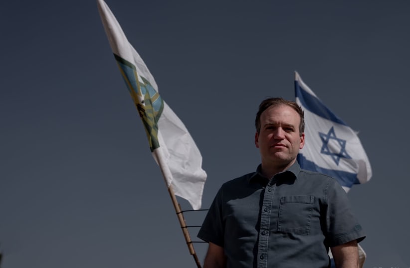 Svećenik blizak Trumpu i Netanyahuu dijeli pomoć Gazi