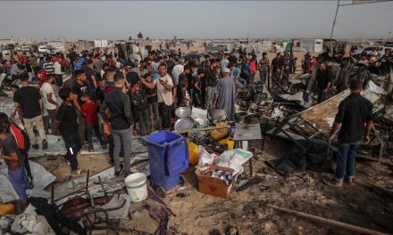 Više od trideset Palestinaca ubijeno na punktu za humanitarnu pomoć