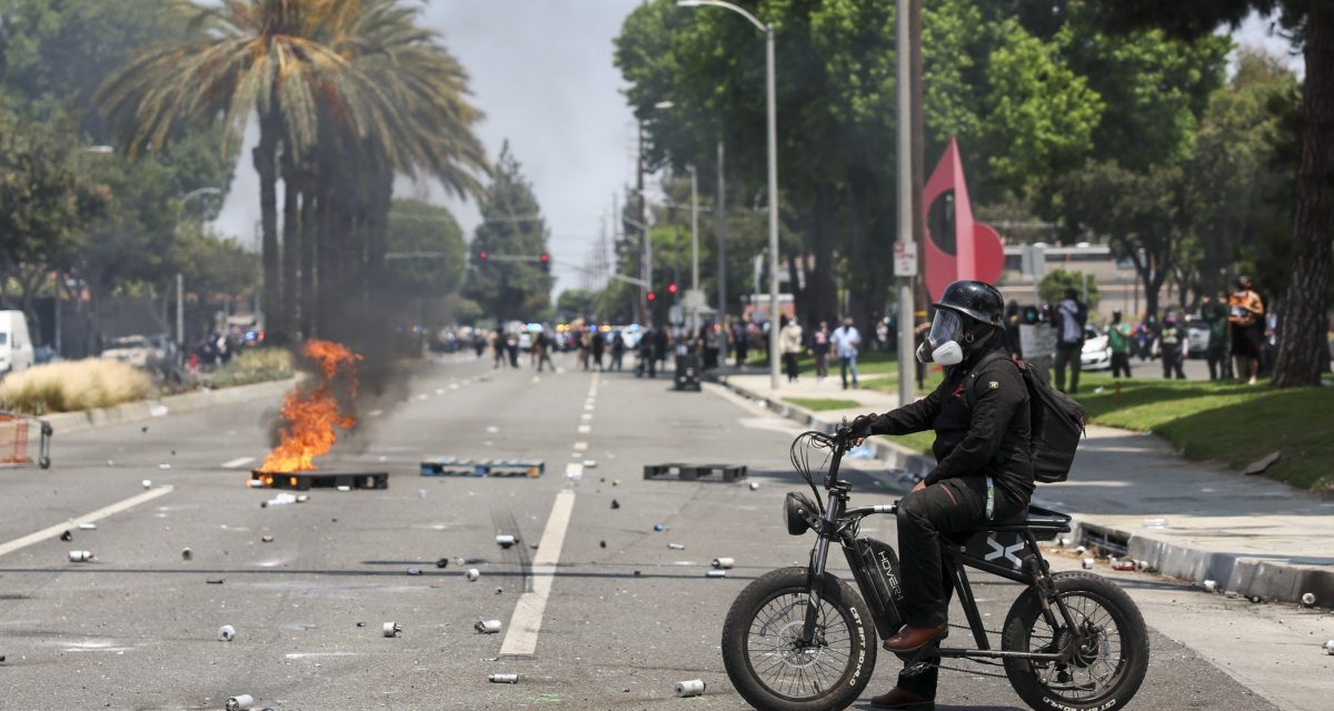 Nacionalna garda na ulicama Los Angelesa po naređenju Donalda Trumpa