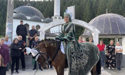 Tradicija duga 500 godina: Konjanici iz Karaule krenuli ka Pruscu